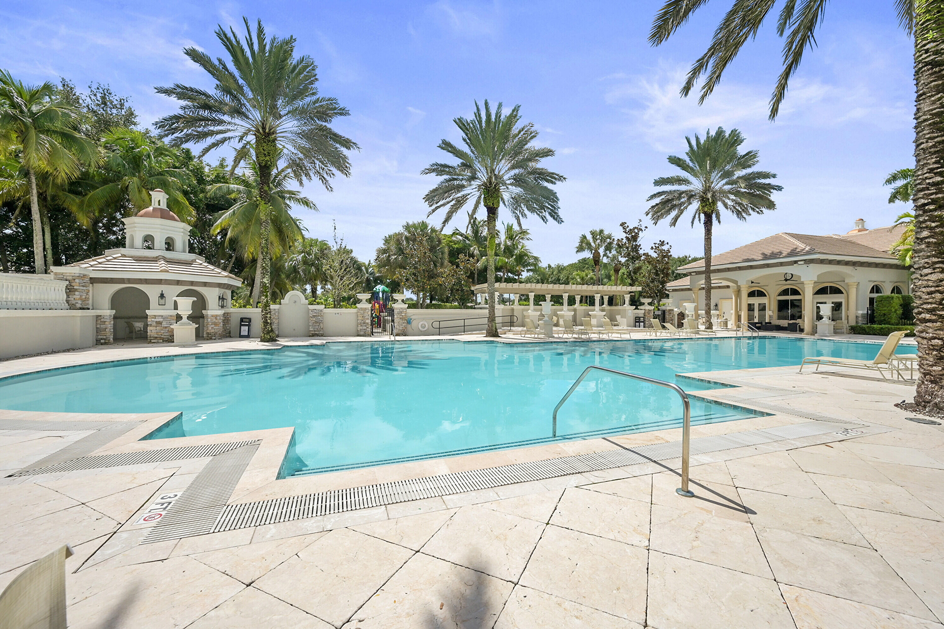 VERSAILLES PUD - Residential