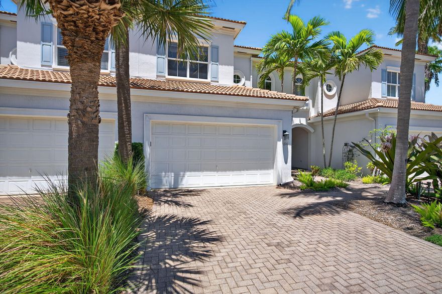 Short Term rental in gated Jupiter Harbour! 3BR/2.5BA + office/den townhome w/ Intracoastal & marina views. Open floor plan, vaulted ceilings, granite kitchen w/ SS appliances, crown molding. Spacious master suite w/ sitting area, walk-in closet & balcony. Large patio for entertaining. Community pool, tennis & clubhouse. Steps to 1000 North & close to Harbourside, Love St, Jupiter's beaches and so much more. Perfect winter getaway!