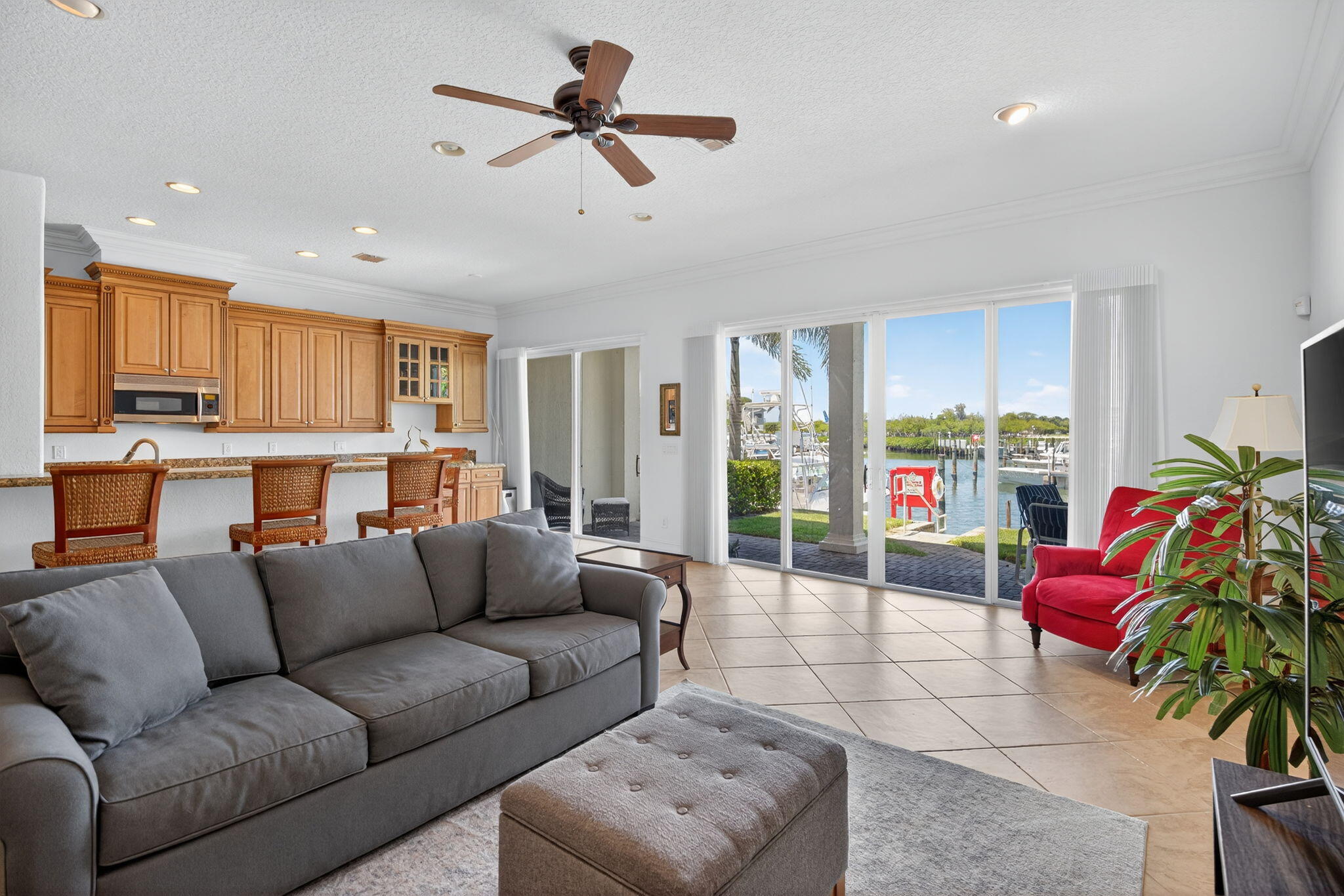 DOCKSIDE AT JUPITER HARBOUR - Residential Lease