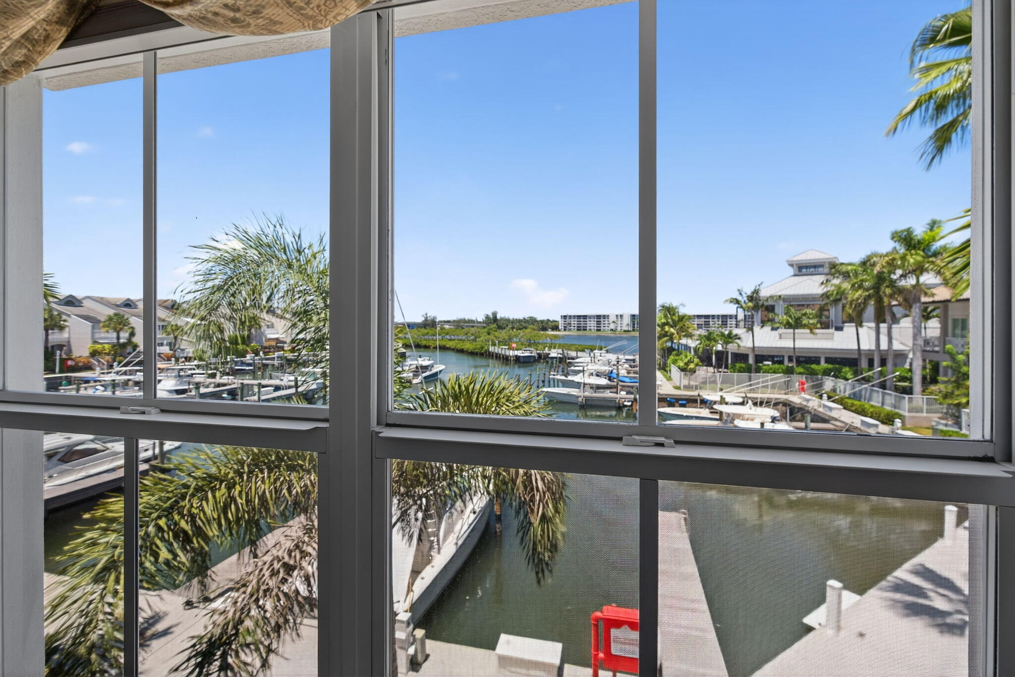 DOCKSIDE AT JUPITER HARBOUR - Residential Lease
