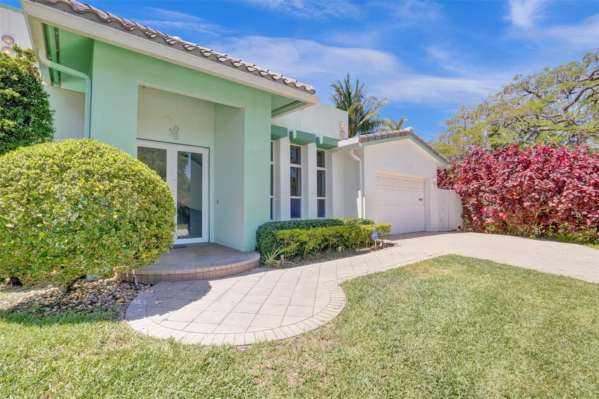 300 NW 21st Ct
