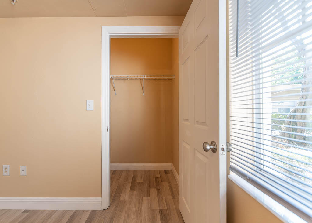 VILLAS AT EMERALD DUNES - Residential Lease