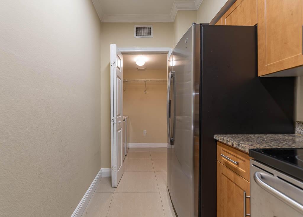 VILLAS AT EMERALD DUNES - Residential Lease