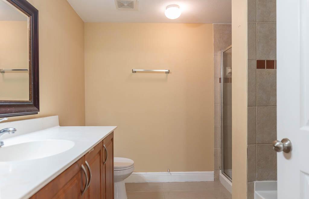 VILLAS AT EMERALD DUNES - Residential Lease