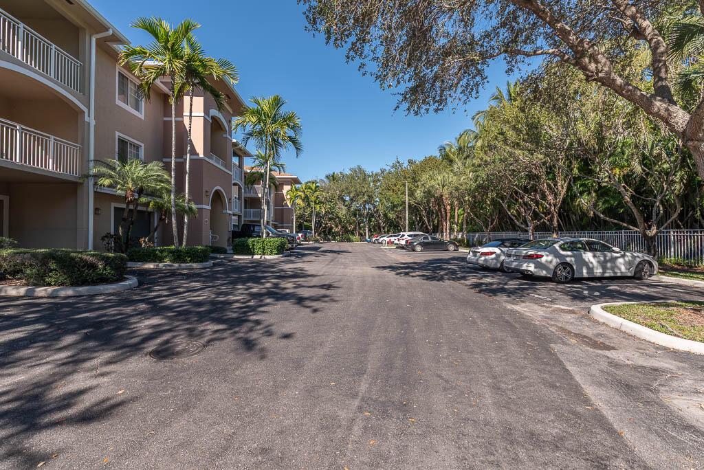 VILLAS AT EMERALD DUNES - Residential Lease