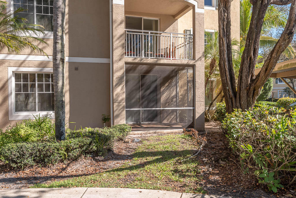 VILLAS AT EMERALD DUNES - Residential Lease