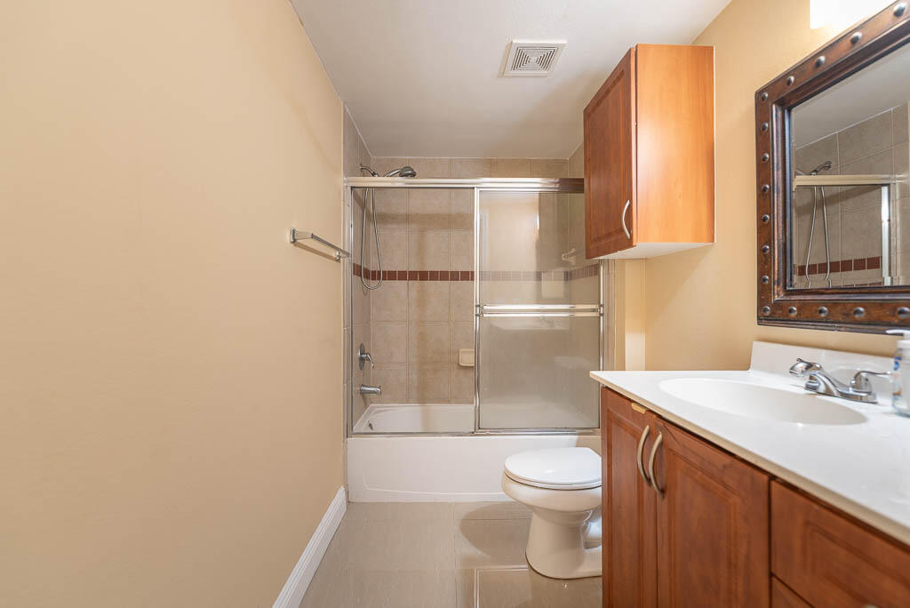 VILLAS AT EMERALD DUNES - Residential Lease