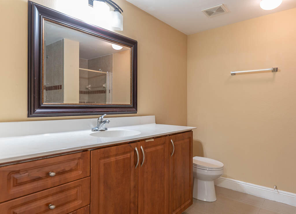 VILLAS AT EMERALD DUNES - Residential Lease