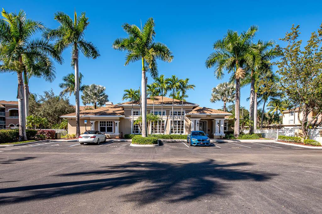 VILLAS AT EMERALD DUNES - Residential Lease