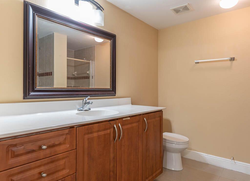 VILLAS AT EMERALD DUNES - Residential Lease