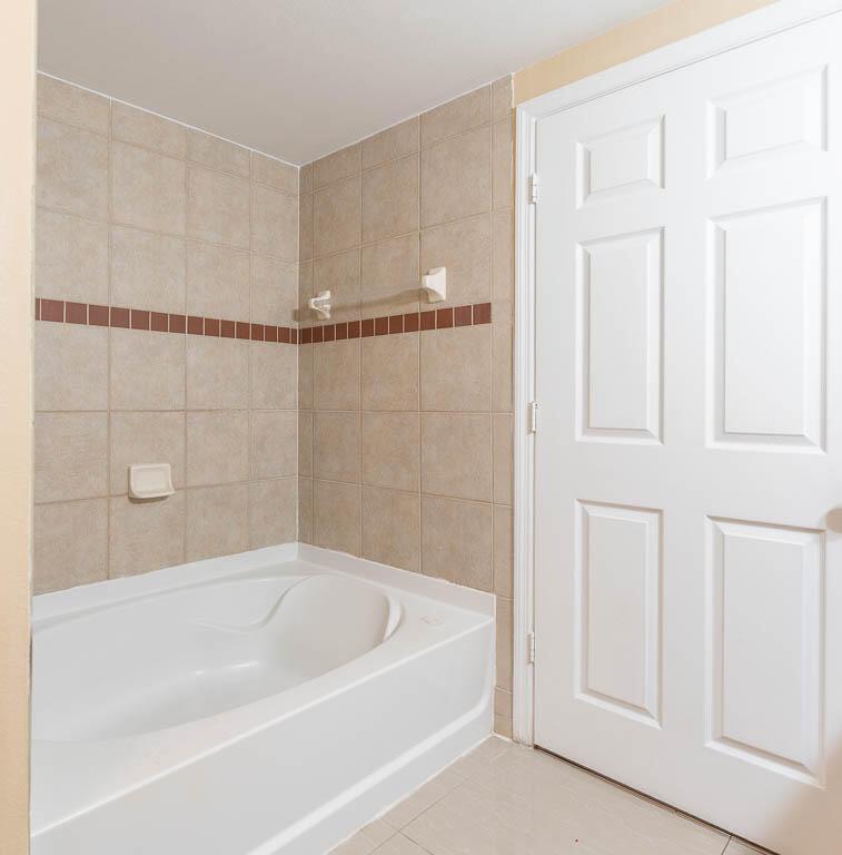 VILLAS AT EMERALD DUNES - Residential Lease