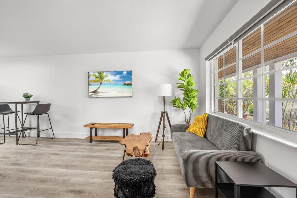 Hollywood South Side Add - Residential Lease