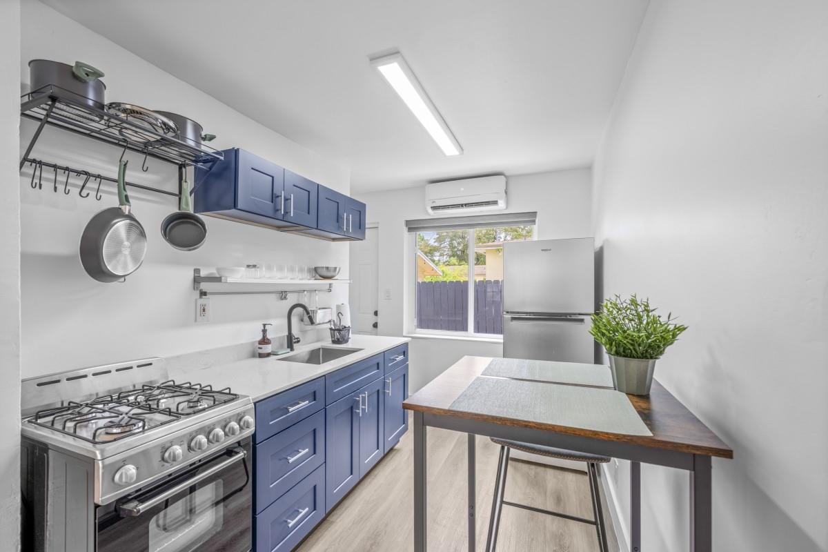 Hollywood South Side Add - Residential Lease