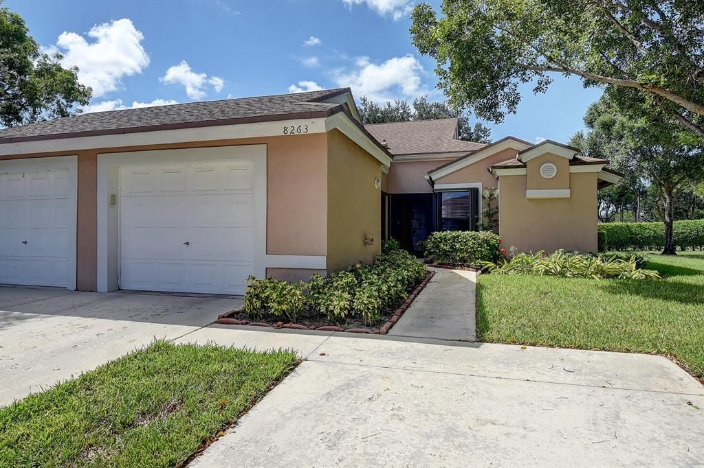 Photo of 8263 Springlake Drive Dr, Boca Raton, FL 33496 (MLS # R10822346)