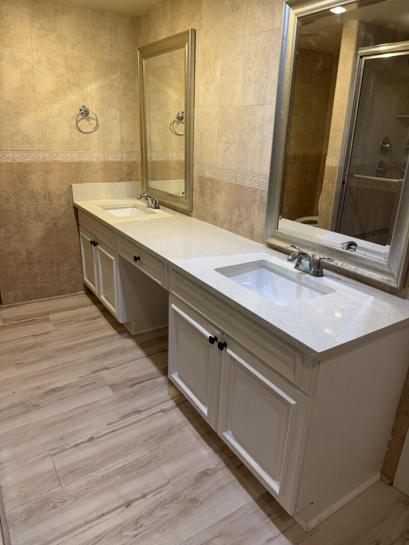 POINTE CONDO - Residential