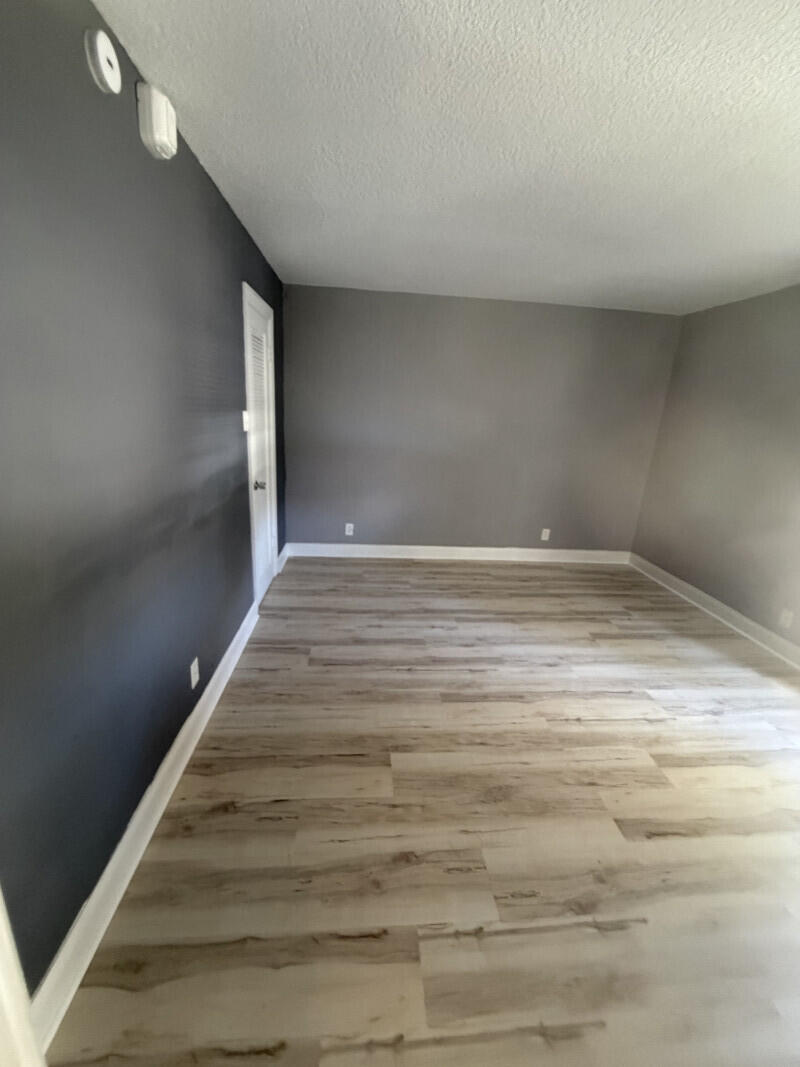 POINTE CONDO - Residential