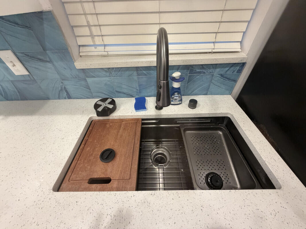 POINTE CONDO - Residential