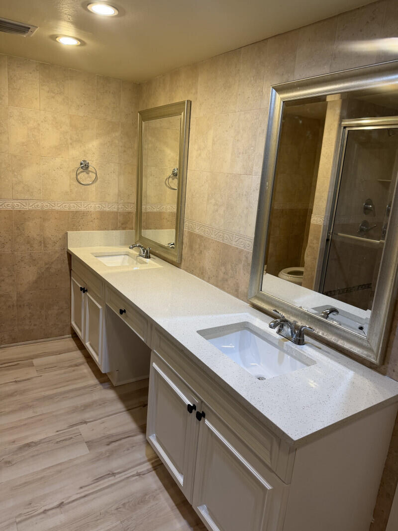 POINTE CONDO - Residential