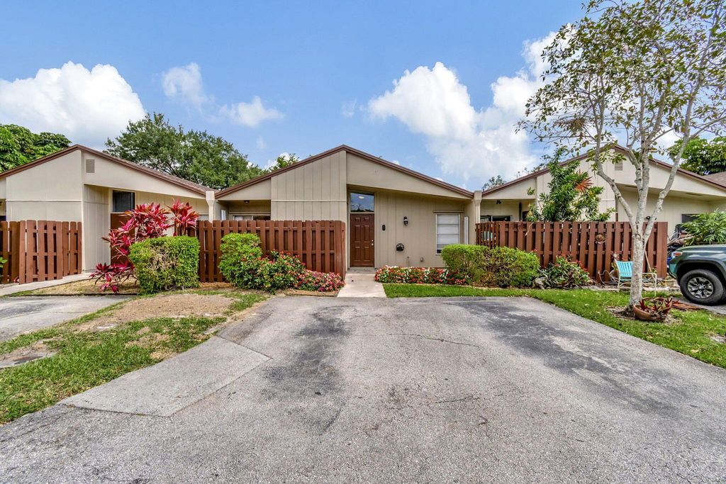 Photo of 11555 Orange Blossom Lane, Boca Raton, FL 33428 (MLS # R11116753)