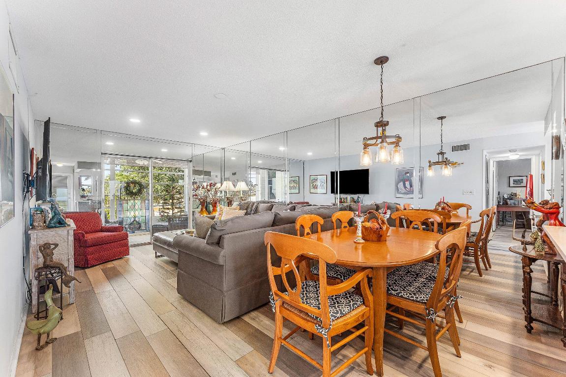 Village Royal Condo 3 - Residential