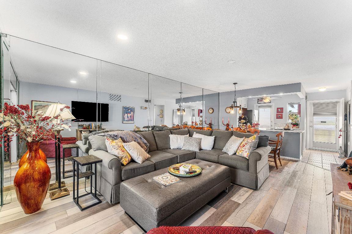 Village Royal Condo 3 - Residential