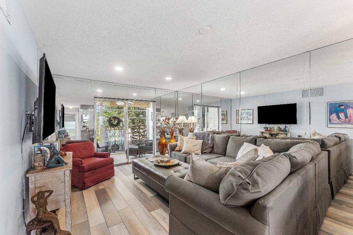 Village Royal Condo 3 - Residential