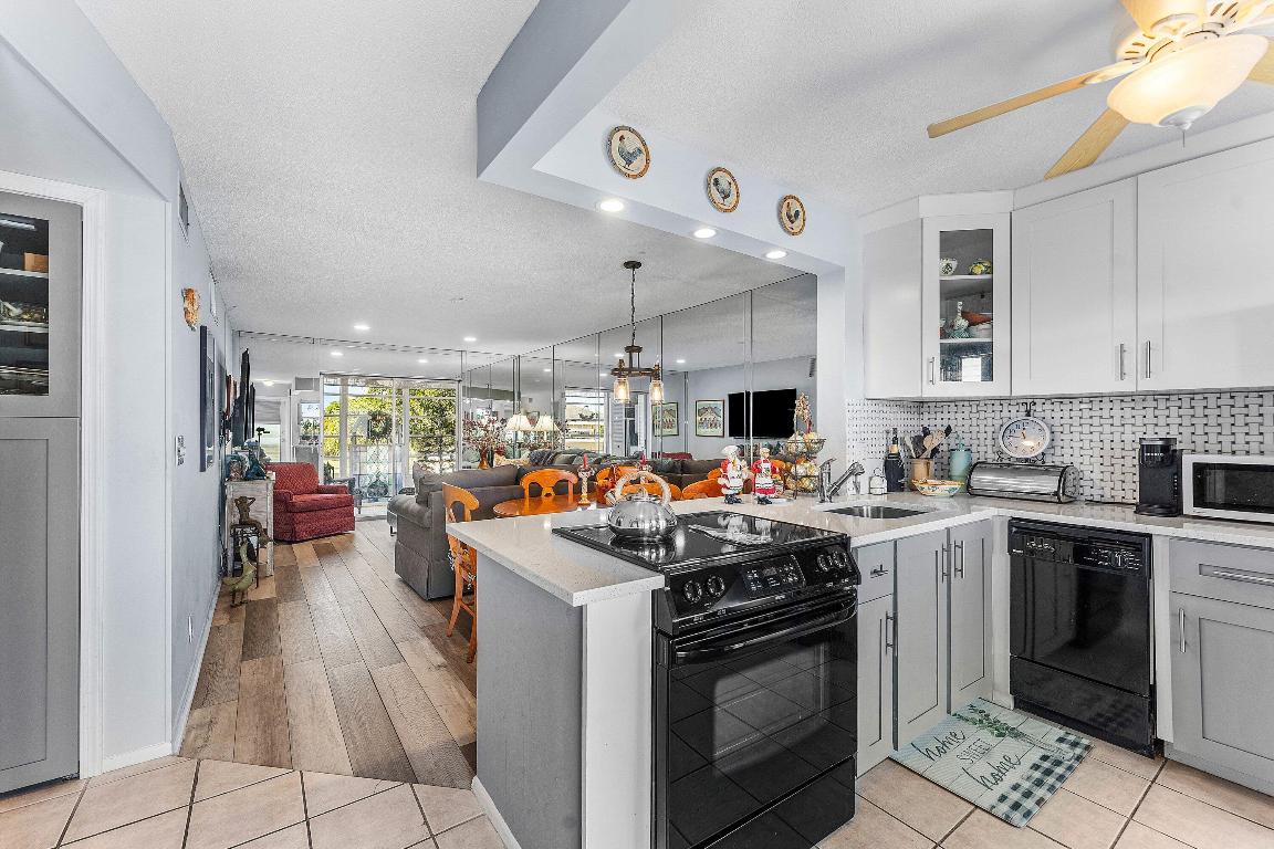 Village Royal Condo 3 - Residential