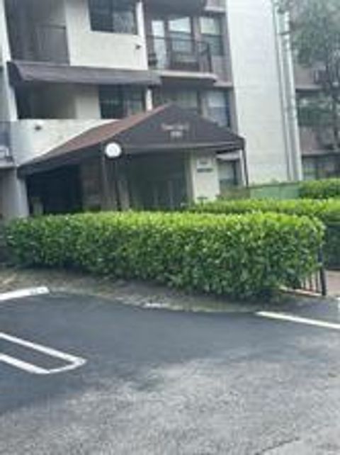 2771 Riverside Dr 406 Coral Springs FL 33065