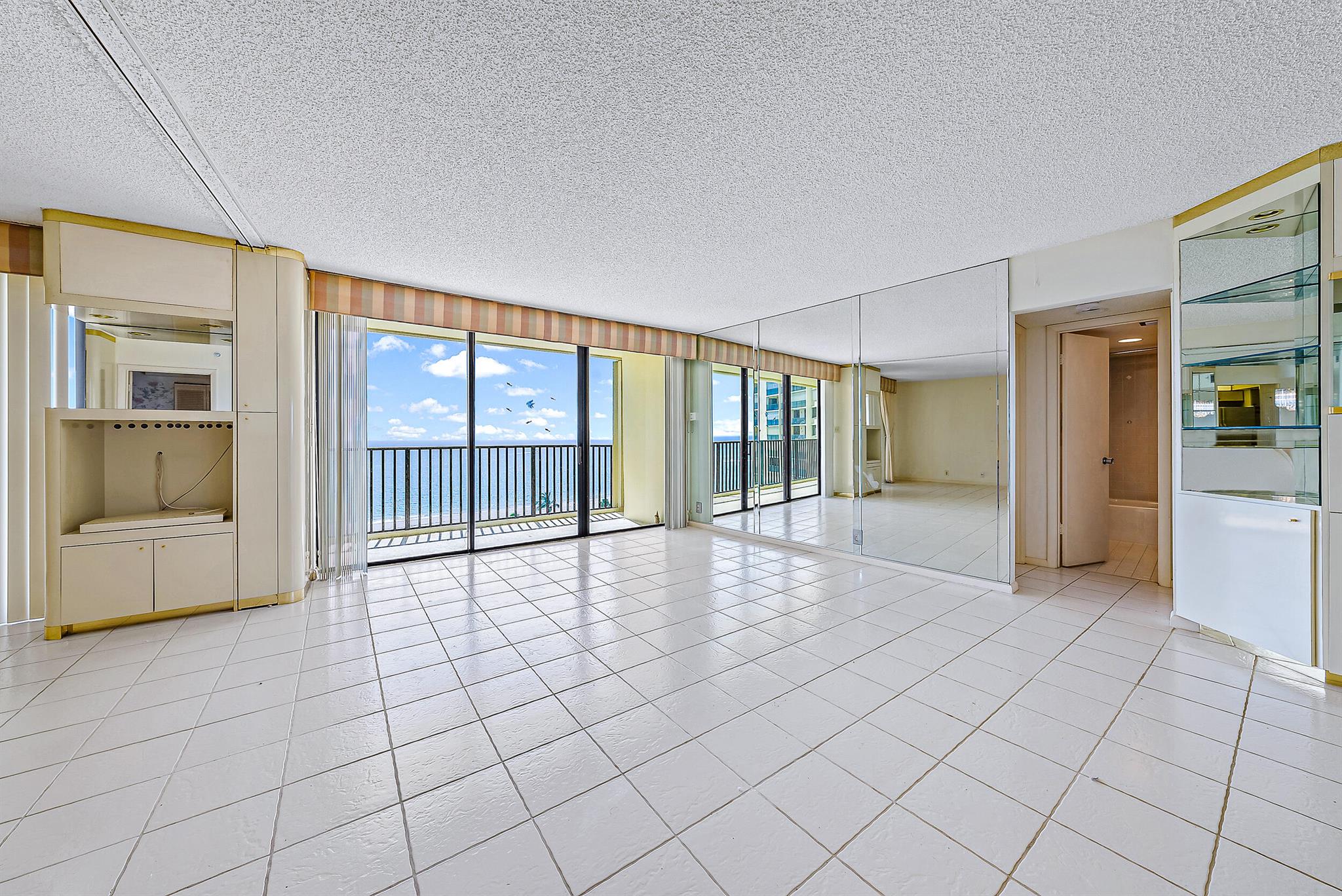 OCEAN TRAIL CONDO IV - Residential