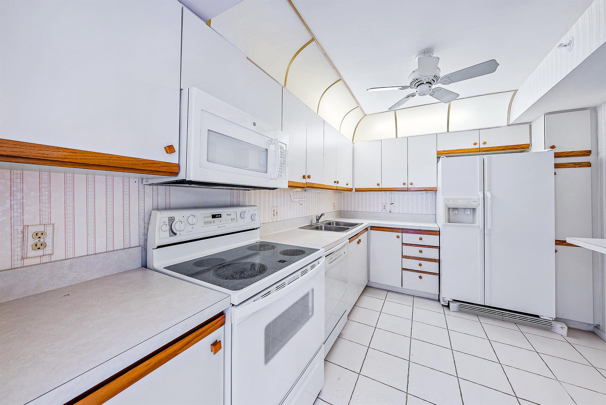 OCEAN TRAIL CONDO IV - Residential