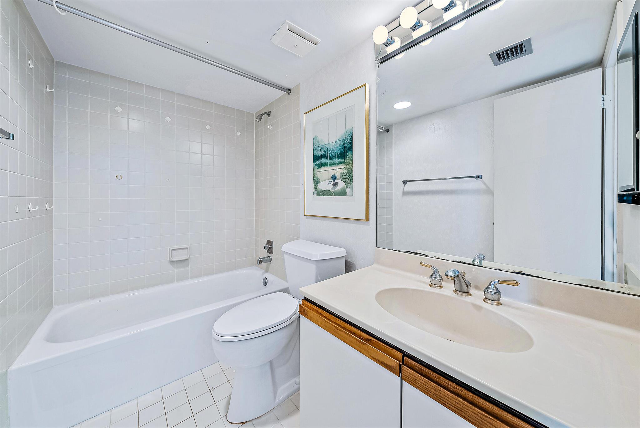 OCEAN TRAIL CONDO IV - Residential