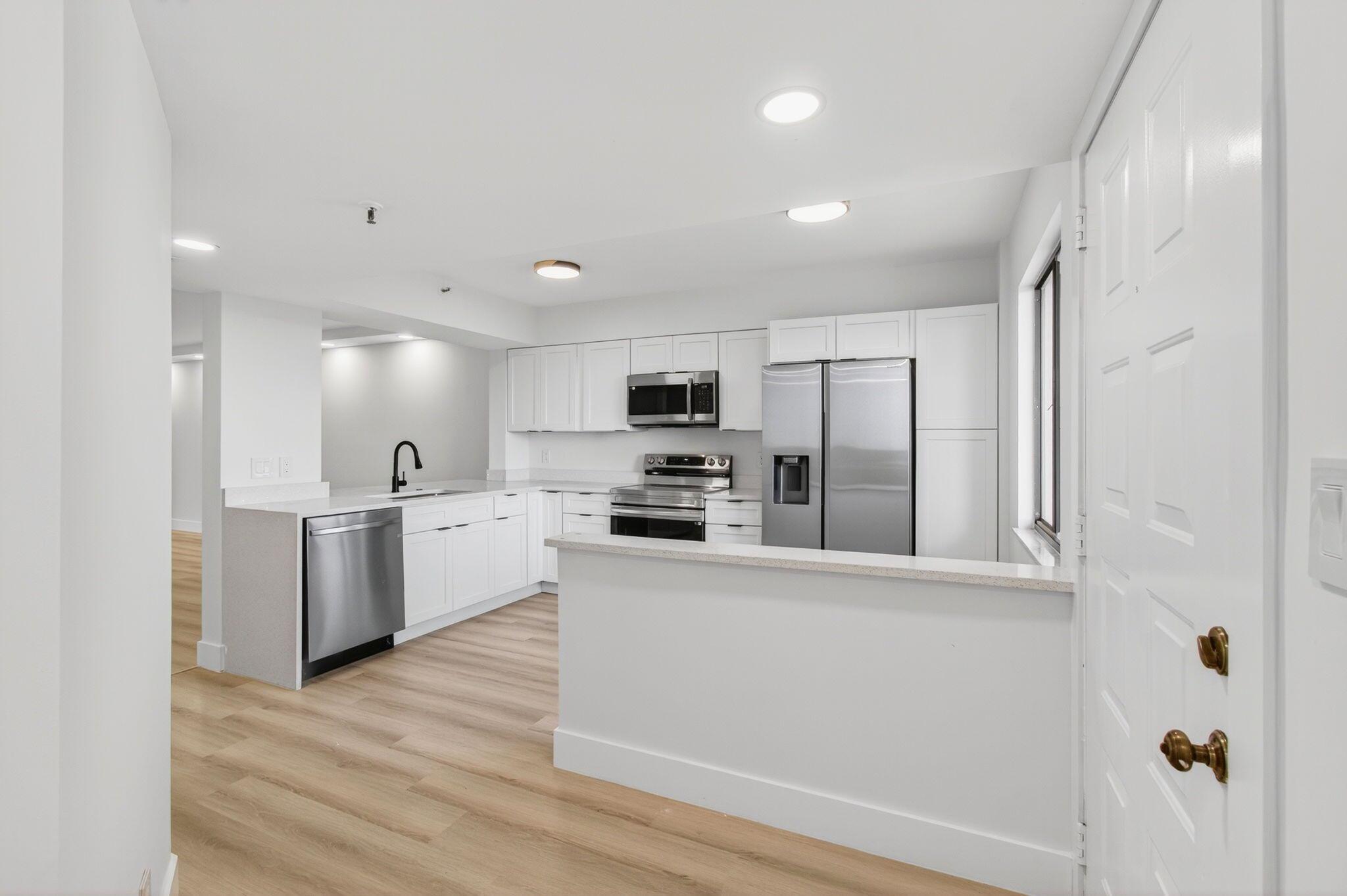 6866 Huntington Lane 707