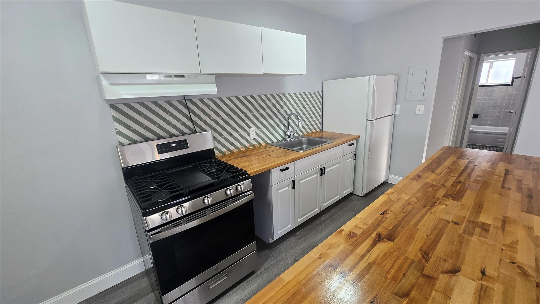 Altos Del Mar 03 - Residential Lease