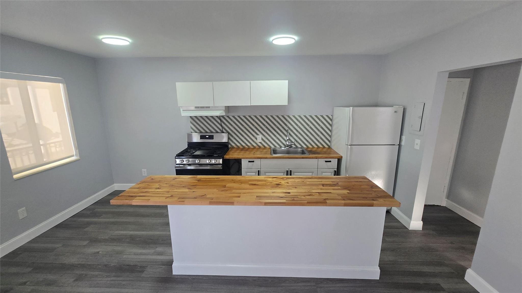 Altos Del Mar 03 - Residential Lease