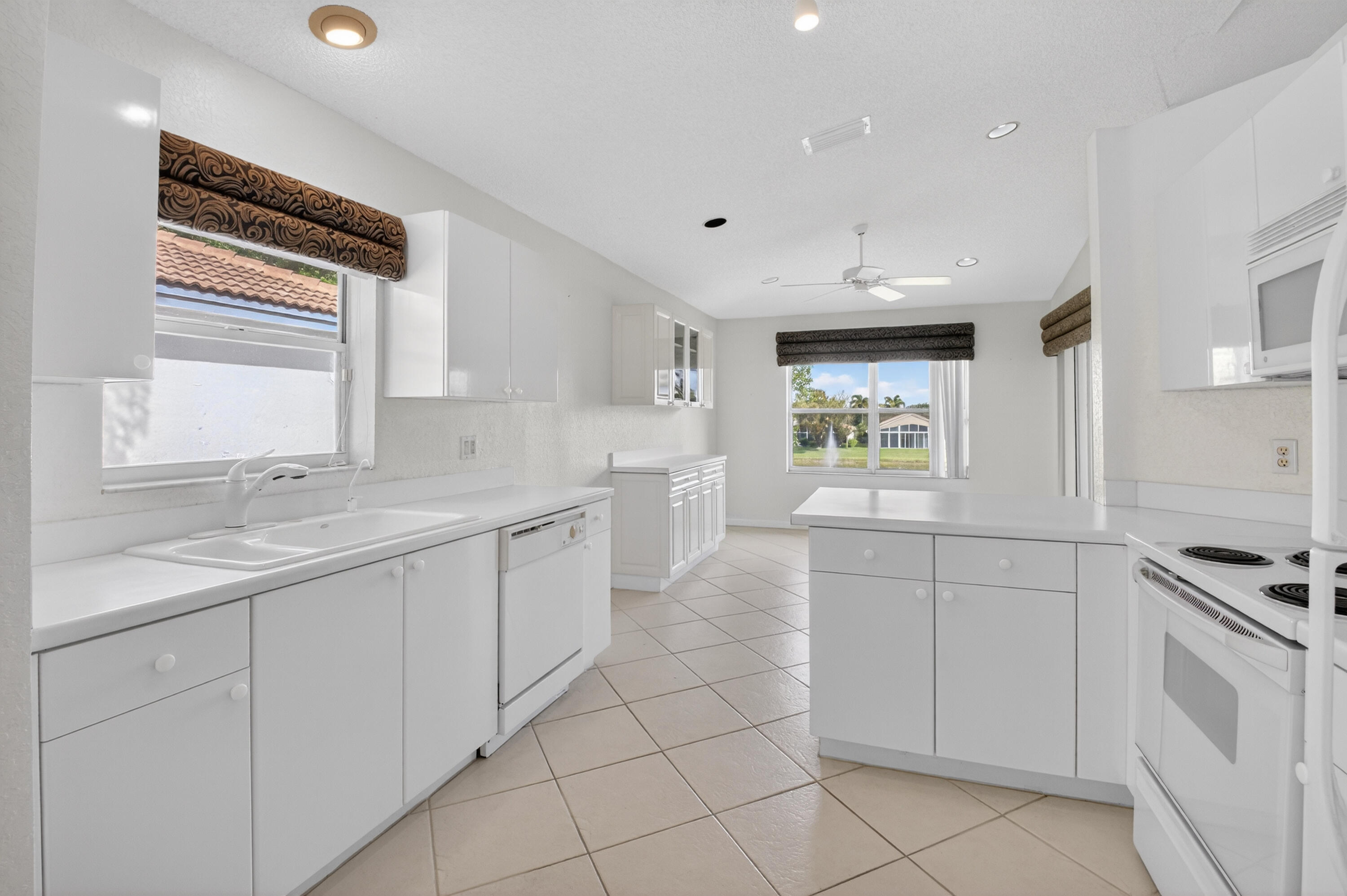 GROVE VILLAGE CONDO - Residential