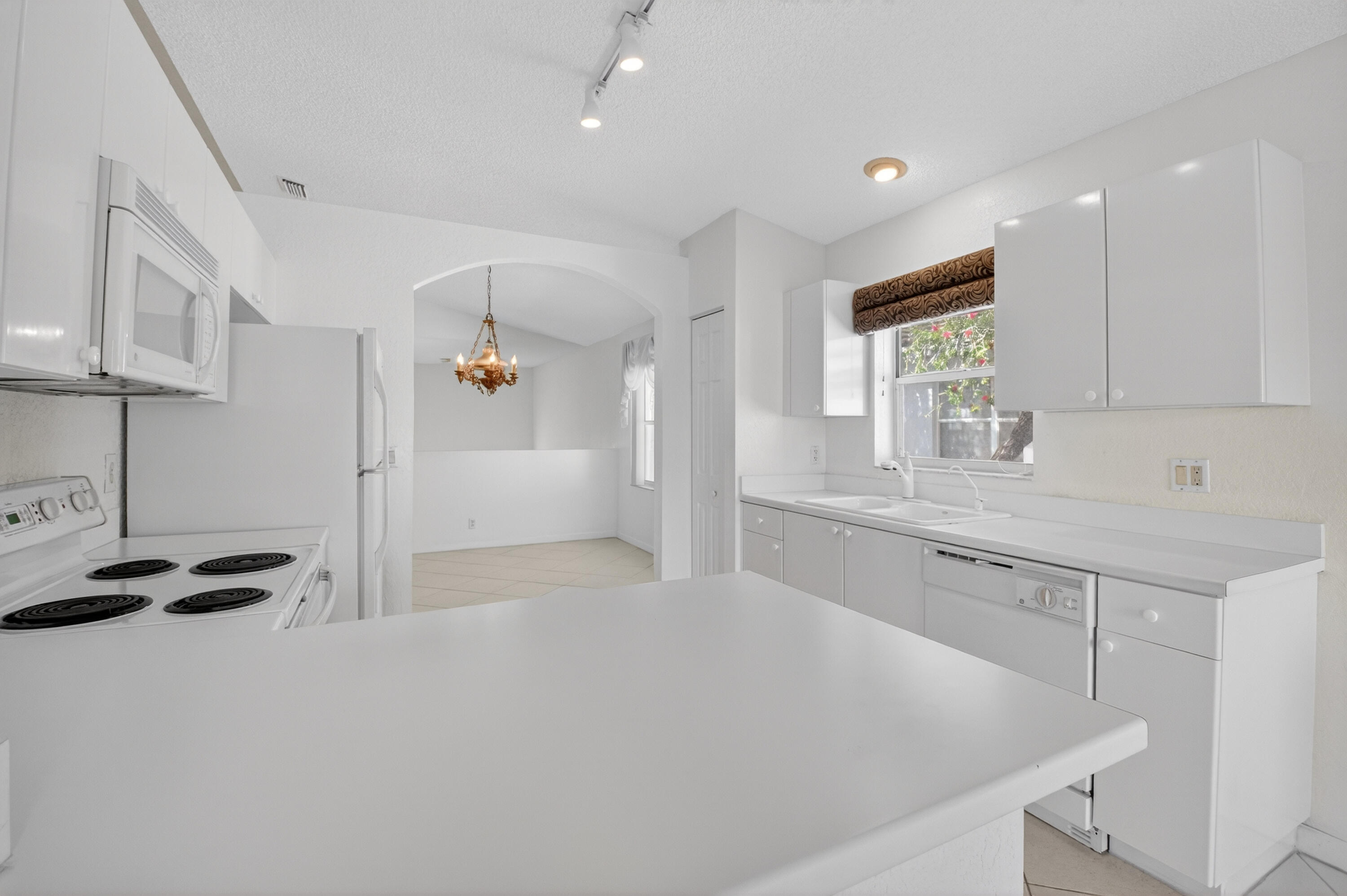 GROVE VILLAGE CONDO - Residential