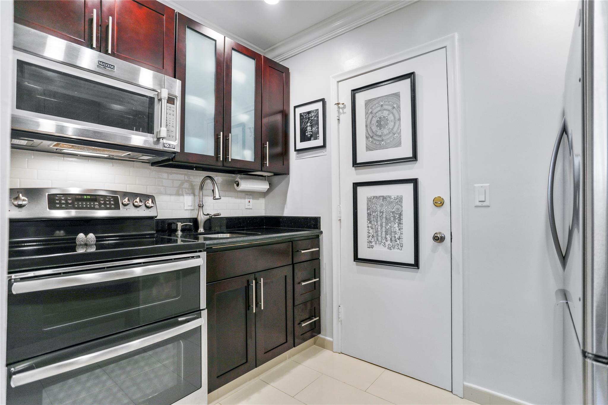 Georgian Court Apts North - Residential