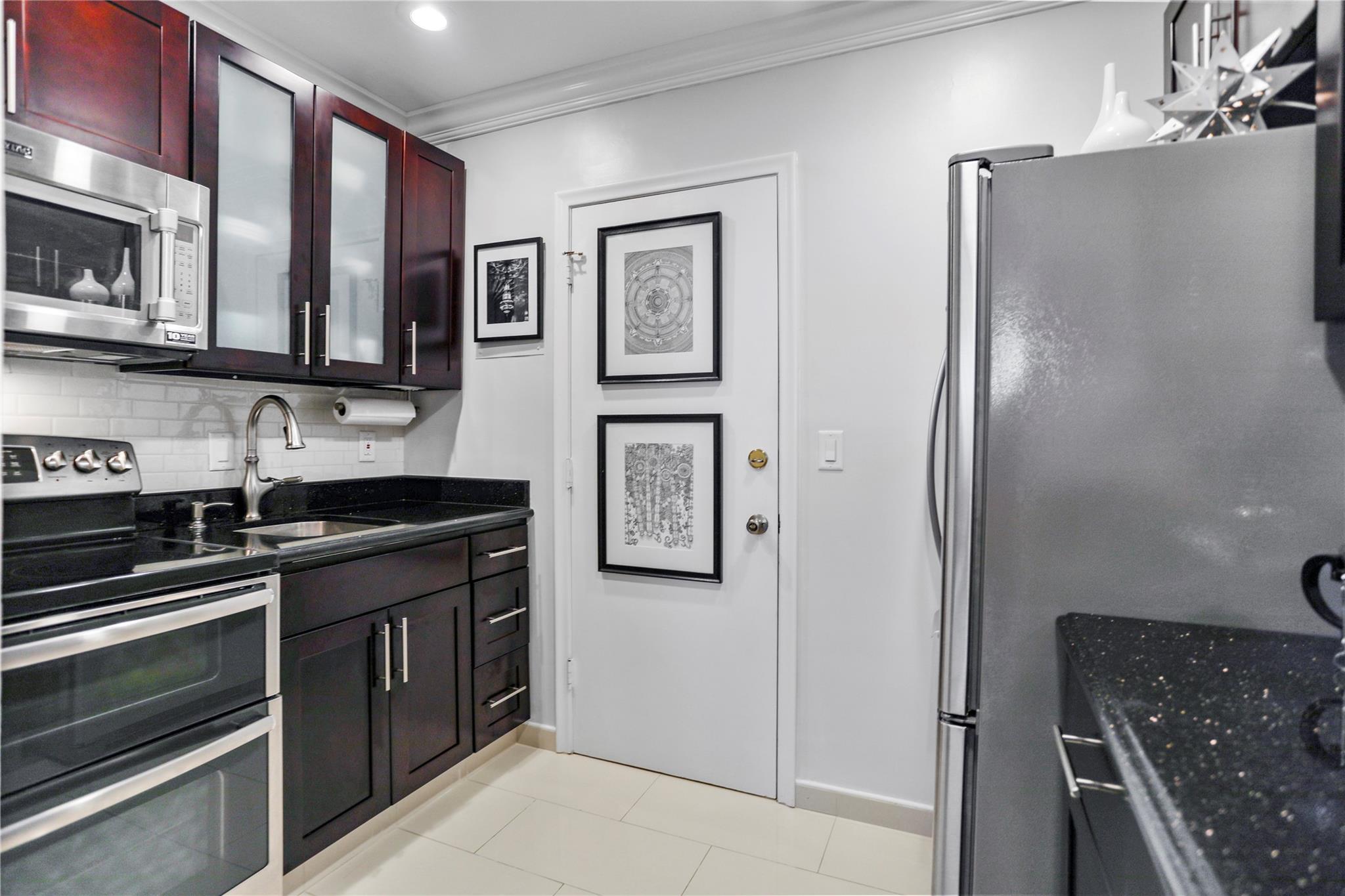 Georgian Court Apts North - Residential