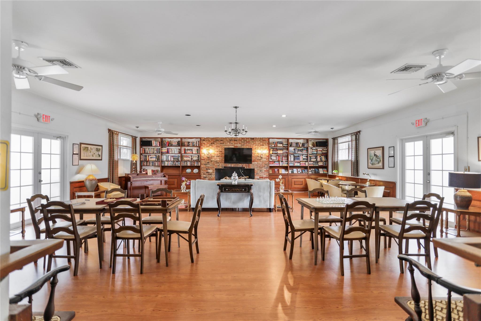 Georgian Court Apts North - Residential