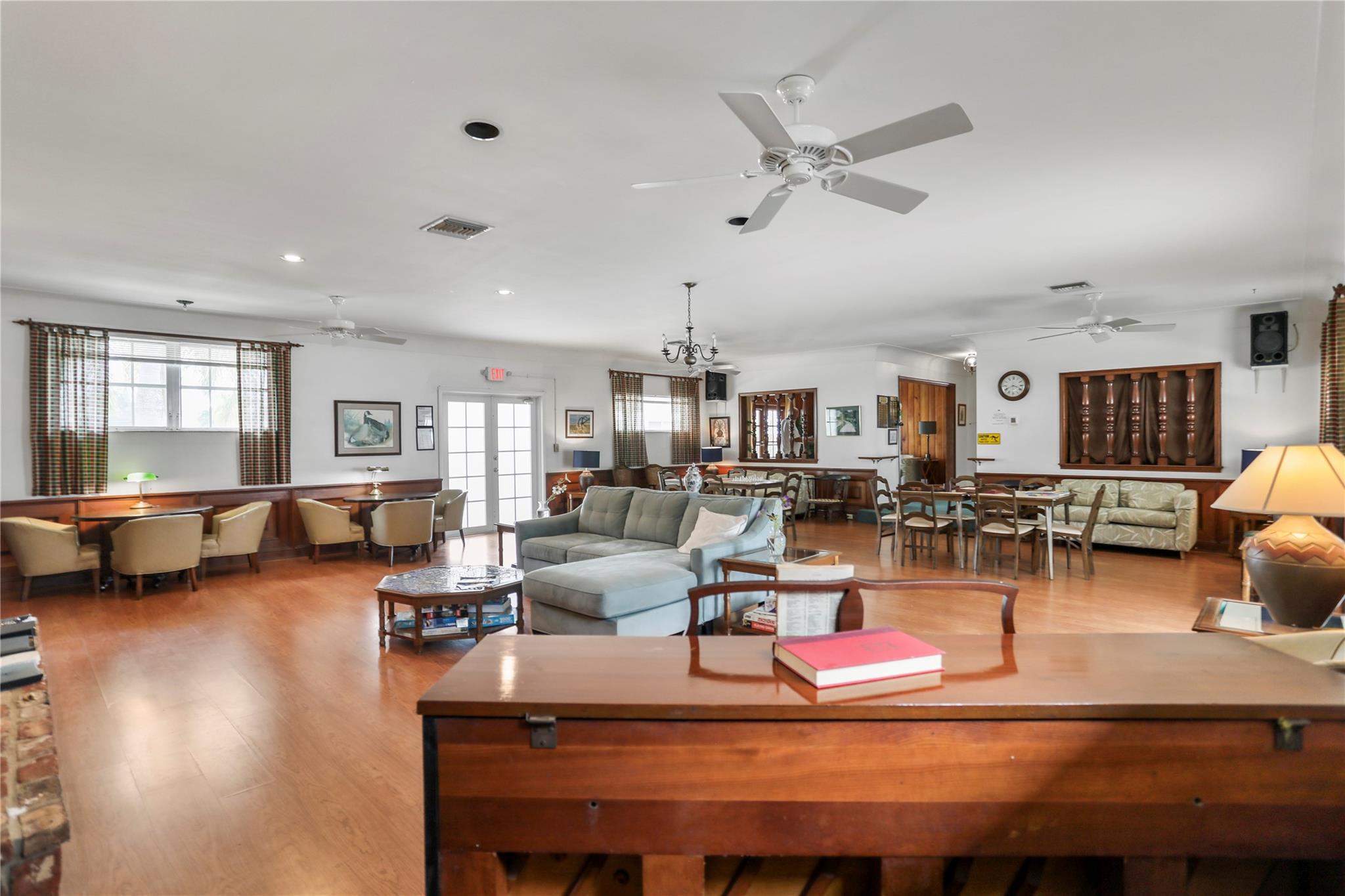 Georgian Court Apts North - Residential