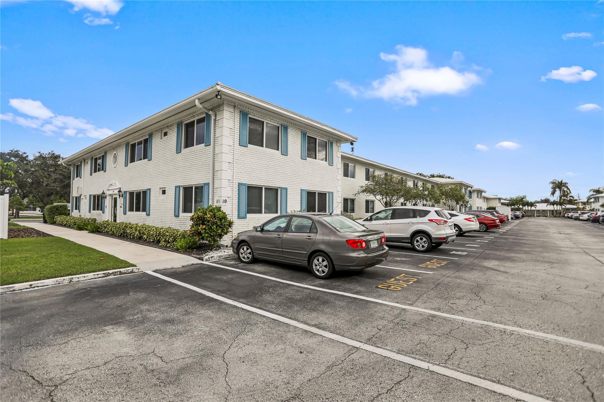 Georgian Court Apts North - Residential