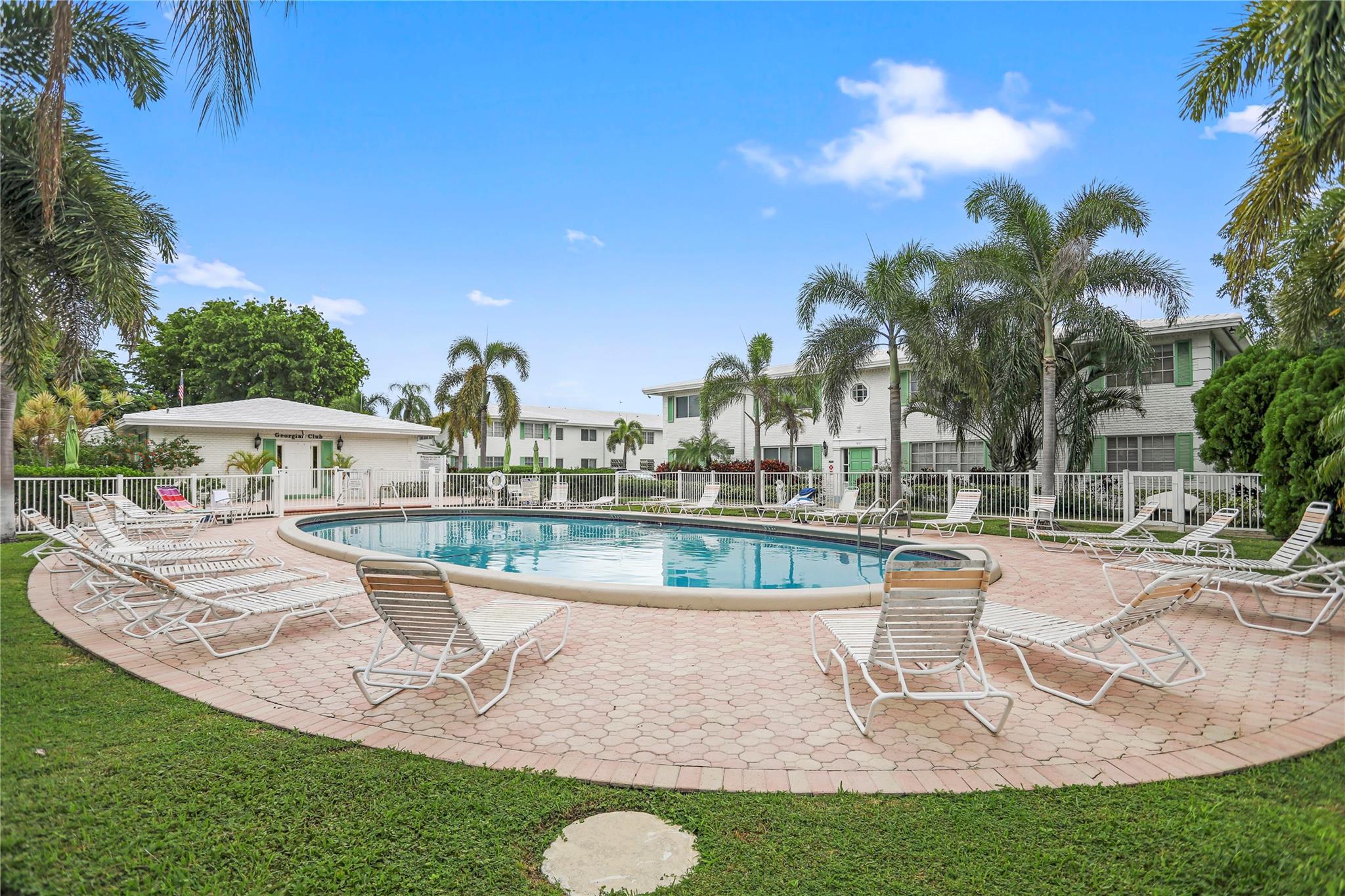 Georgian Court Apts North - Residential