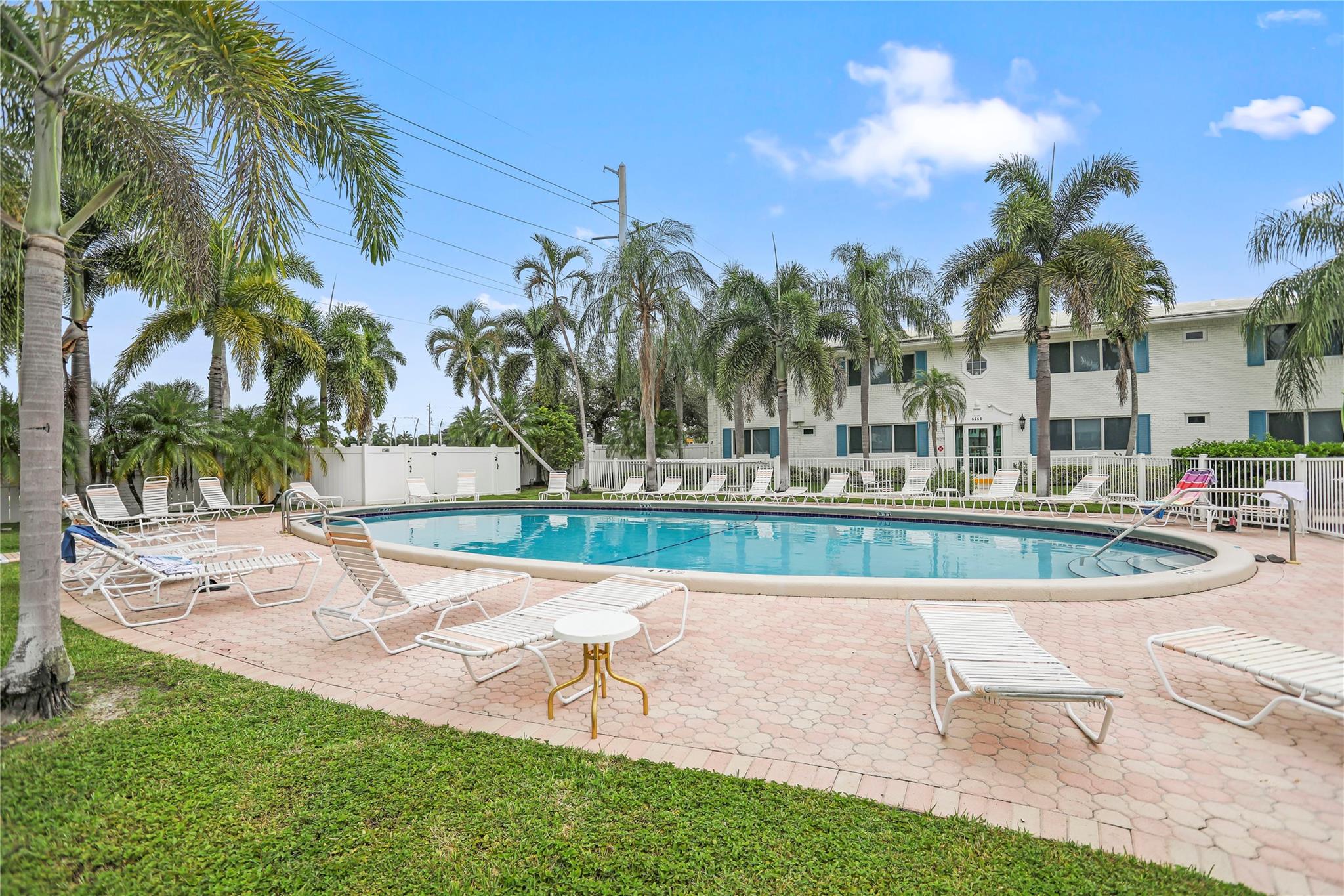 Georgian Court Apts North - Residential