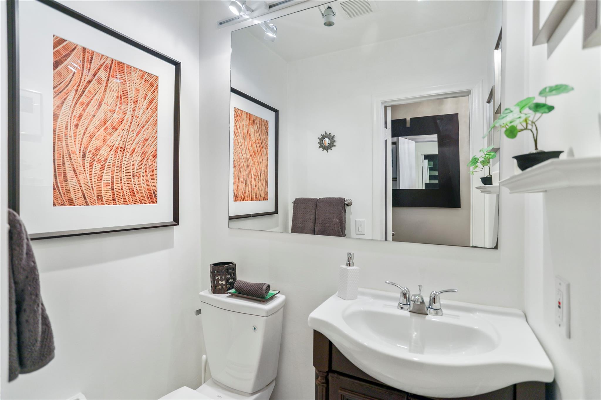 Georgian Court Apts North - Residential