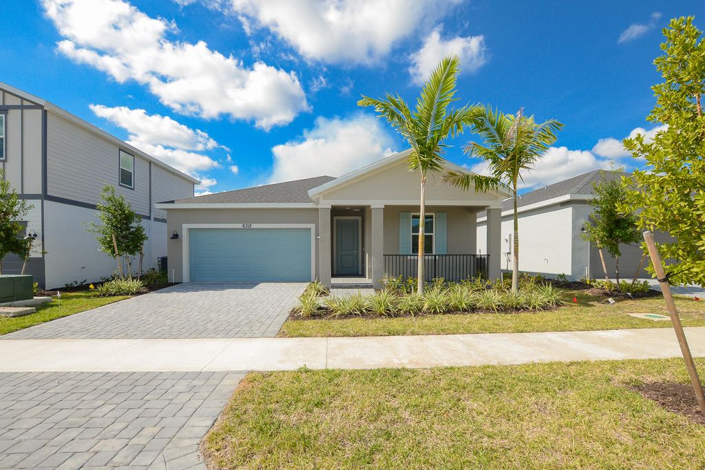 Photo of 6312 NW Cloverdale Avenue, Port Saint Lucie, FL 34987 (MLS # R11143477)
