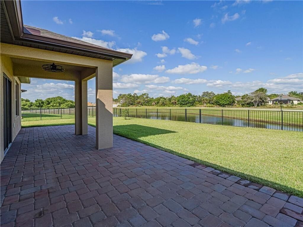 Photo of 4103 Keeson Circle, Vero Beach, FL 32967 (MLS # B26029954)