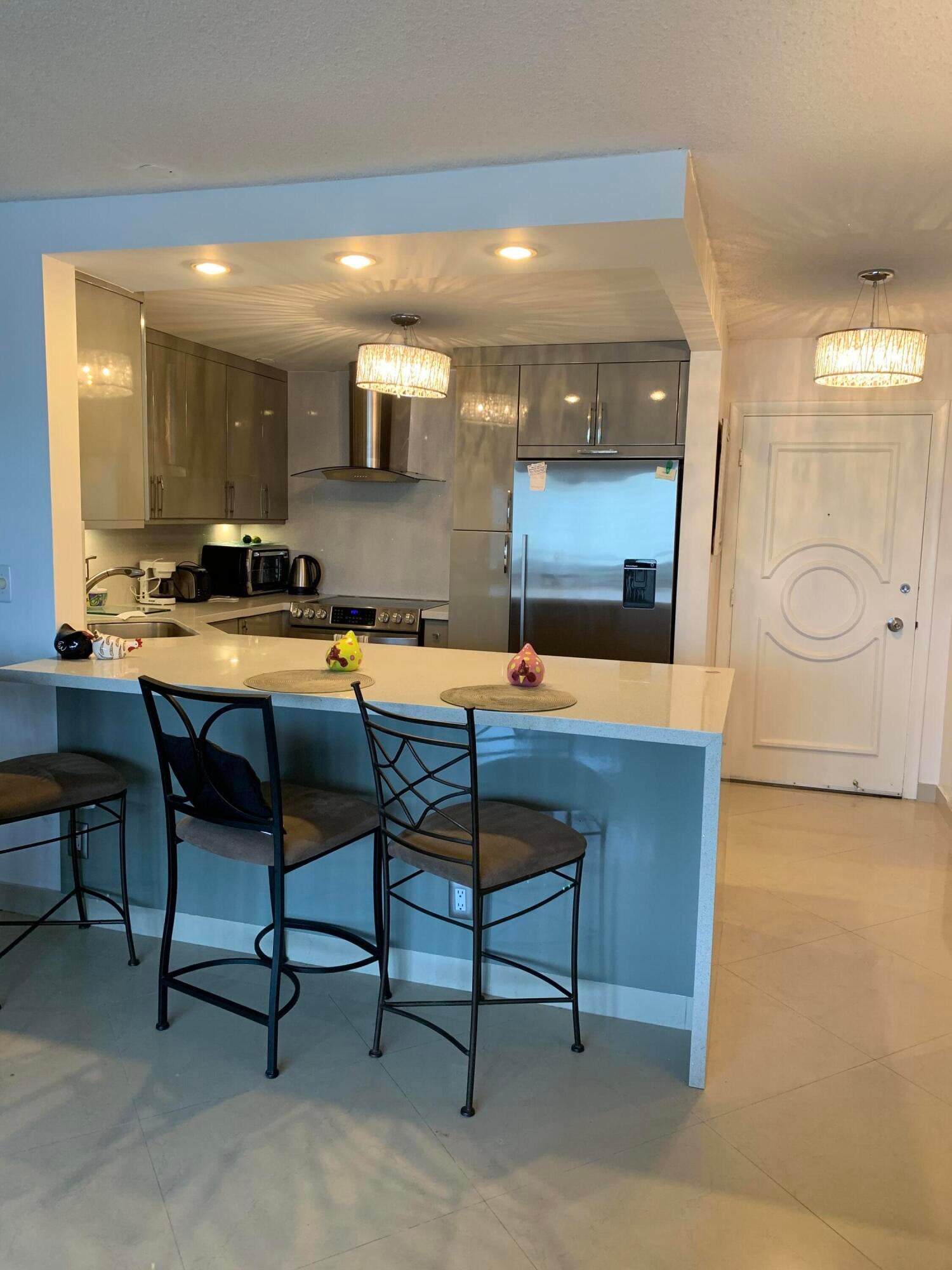133 N POMPANO BEACH Boulevard 808