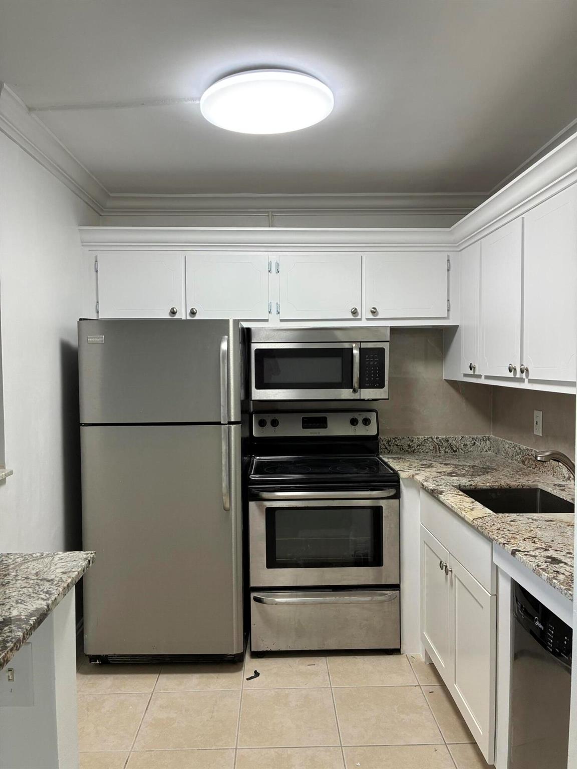 STERLING VILLAGE 650 COND - Residential Lease