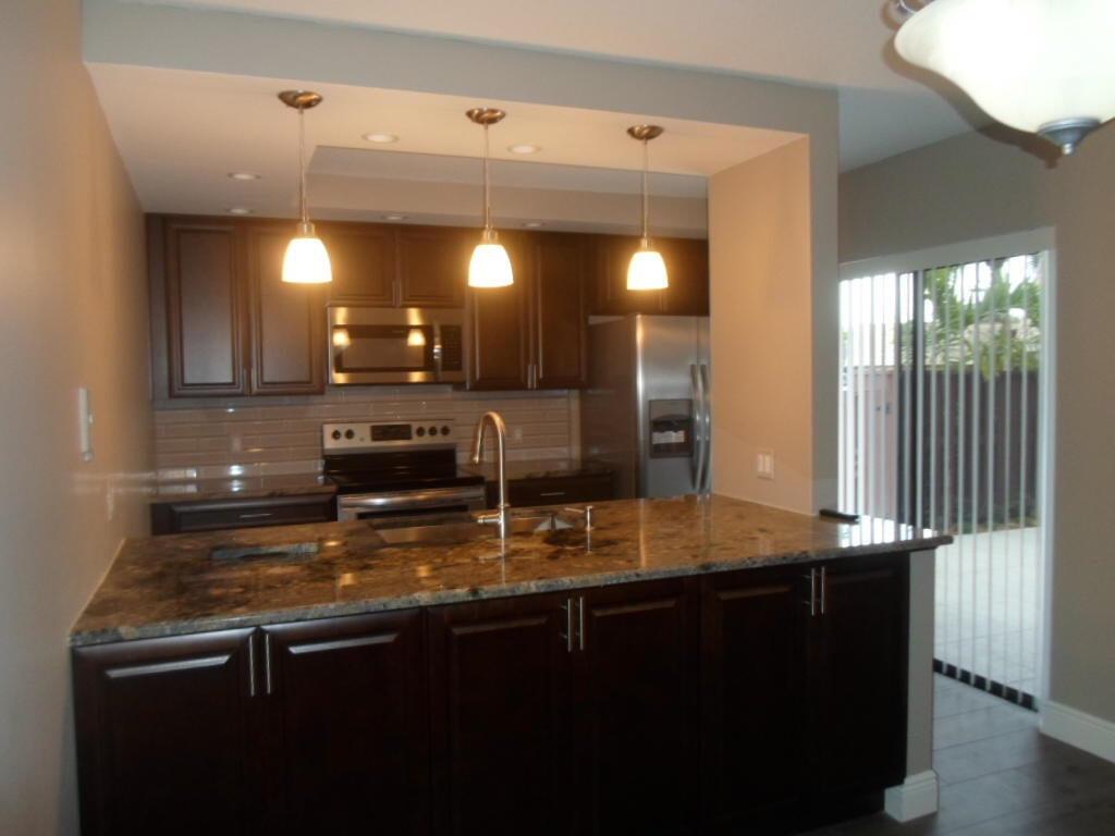 SUNSET TRACE AT MARTIN DO - Residential Lease