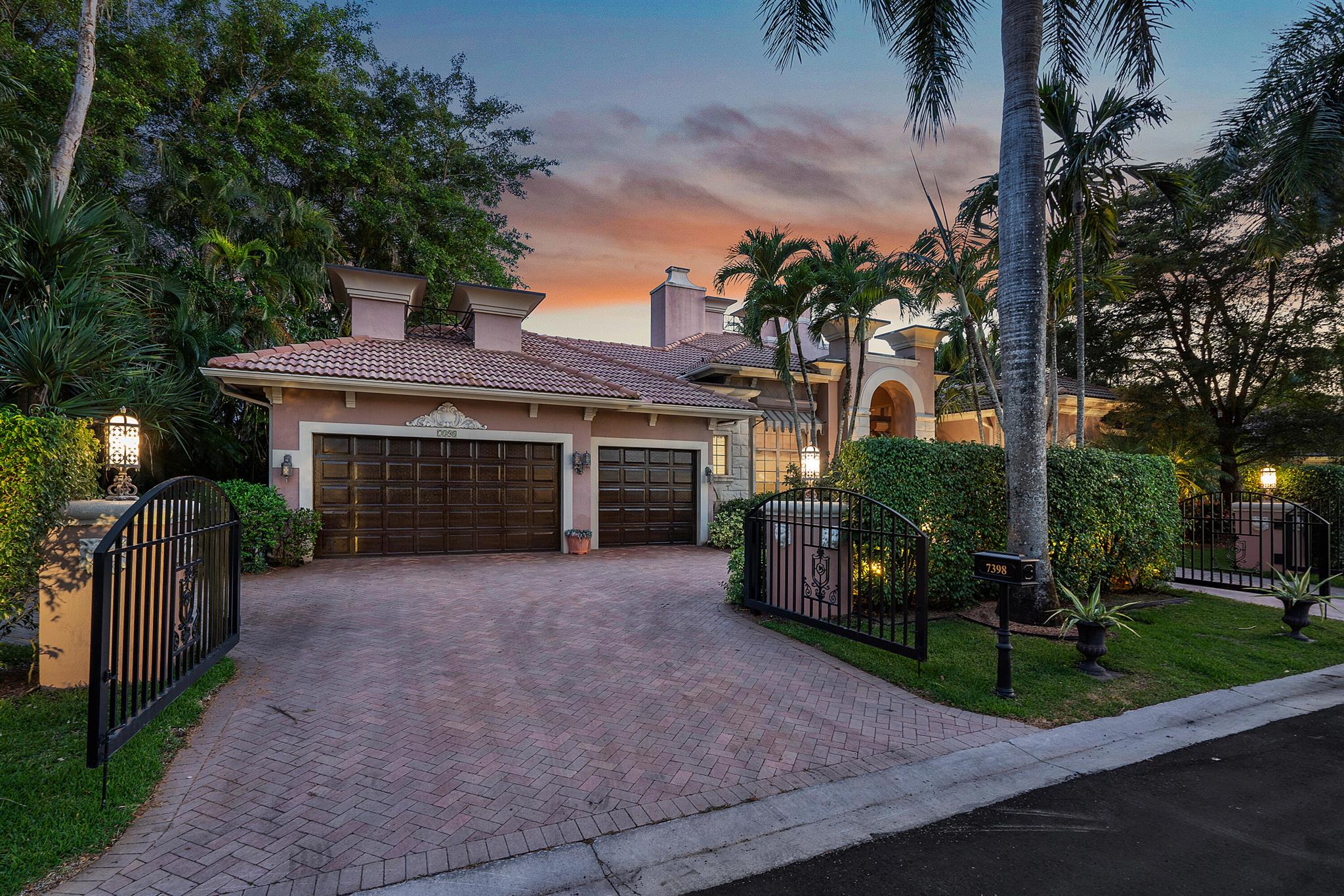 THE ESTATES / GARDENS IN - Residential